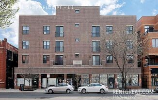 3223 N Sheffield Ave