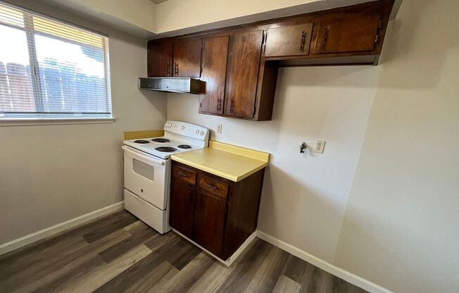 2 beds, 1.5 baths, 1,000 sqft, $1,275, Unit 3