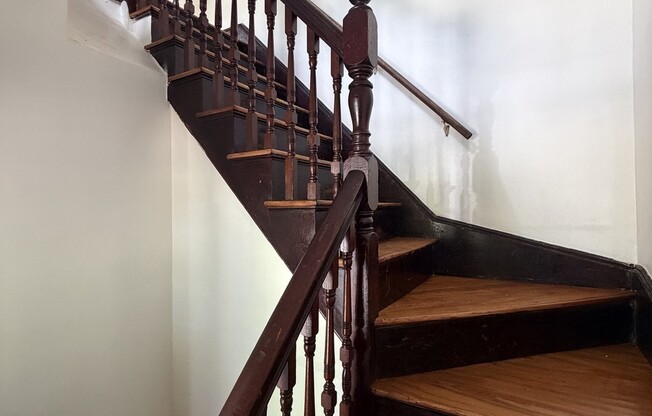 2 beds, 1 bath, 1,000 sqft, $2,400, Unit 2