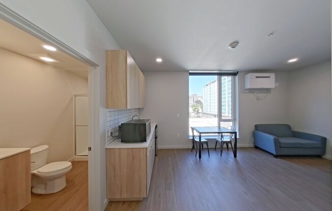 Studio, 1 bath, 314 sqft, $1,225, Unit 303