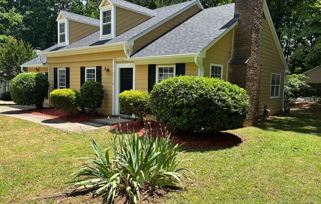 Move-in ready home in Old Oaks!