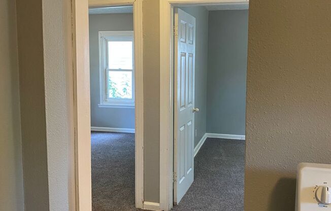 3 beds, 1 bath, $985