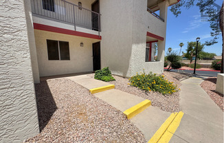 2Bed/2Bath Ground Floor Condo at Elliot Rd/I-10! Ready for Immediate Move-In! – Gated Community!