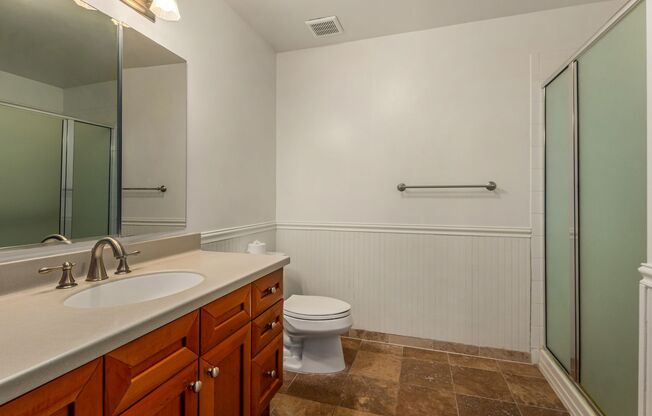 2 beds, 2 baths, $2,100, Unit # 523