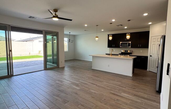 BRAND NEW HOME IN PEORIA