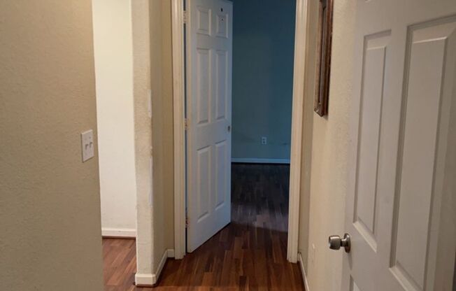 2 beds, 1 bath, $1,250