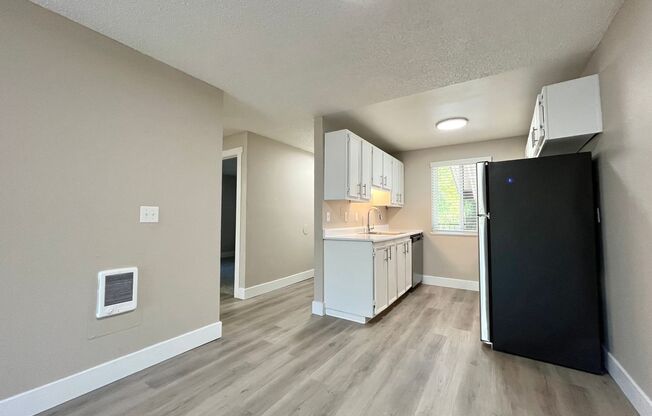 2 beds, 1 bath, 803 sqft, $1,455, Unit 94