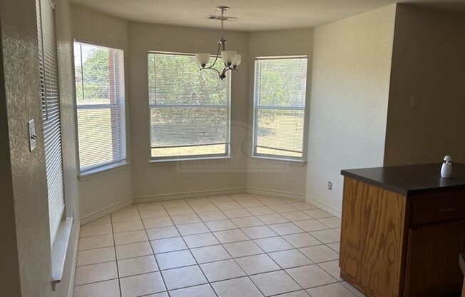 4 beds, 2 baths, $1,550