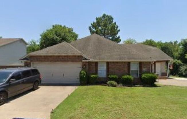 3 Bed / 2.5 Bath Townhome off of Free Ferry!!
