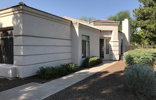 Gated Community - Golf Course Lot - 3 Bed 2 Bath