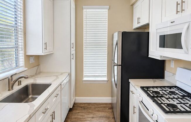 2 Bedroom Upper Unit In Carmel Valley
