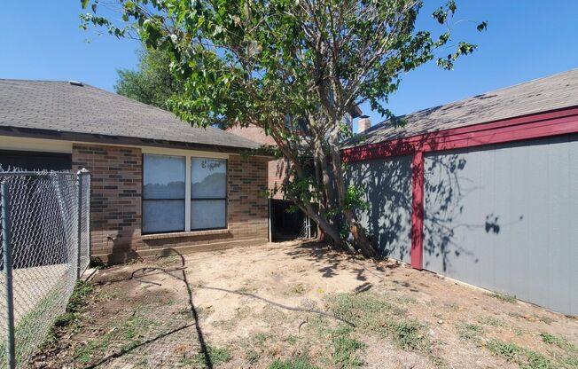 3 beds, 2 baths, $1,650