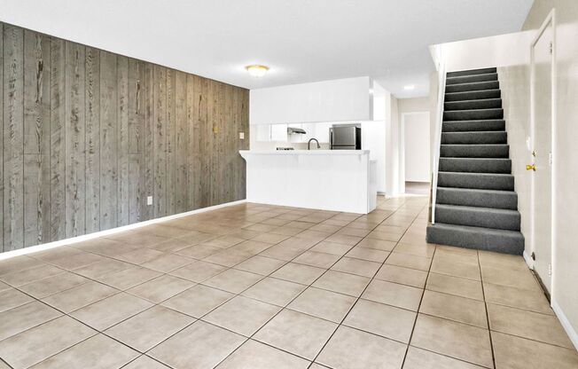 Great Three bedroom in UTC! Available now!