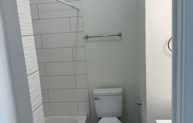 Studio, 1 bath, 250 sqft, $1,195, Unit 200