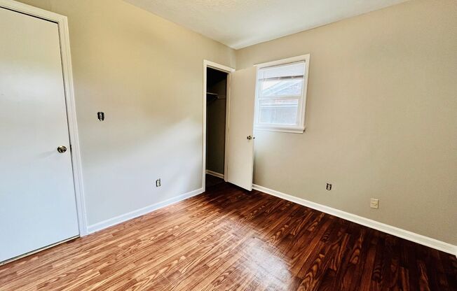 3 beds, 1 bath, $1,250