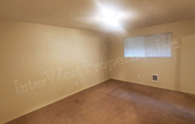 2 beds, 1 bath, 975 sqft, $1,495, Unit 009