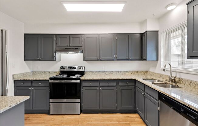 3 beds, 2 baths, 1,312 sqft, $1,960, Unit 503