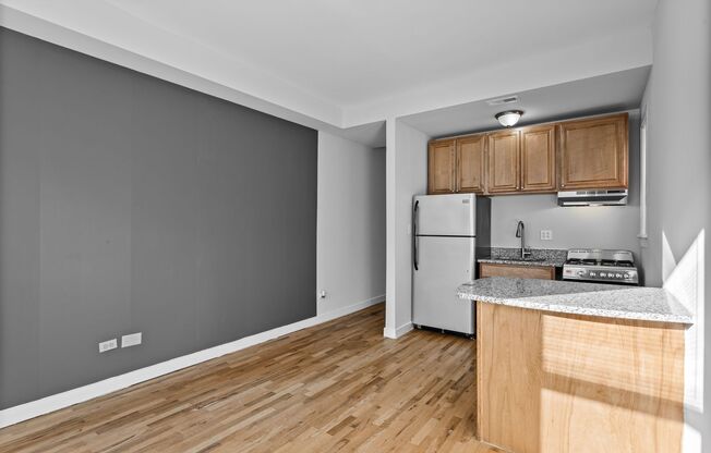 2 beds, 1 bath, 500 sqft, $1,750, Unit 7456-3C