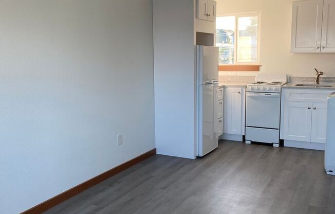 Studio, 1 bath, 378 sqft, $1,280