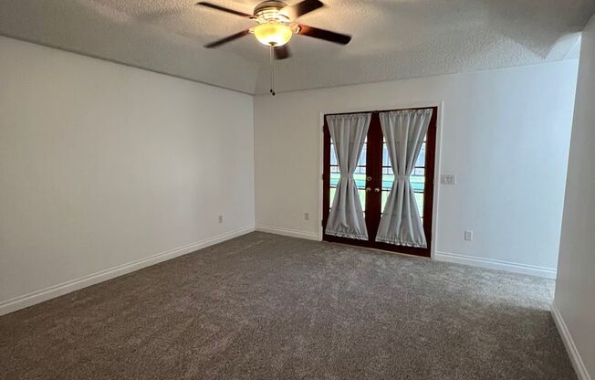 3 beds, 2 baths, $2,450