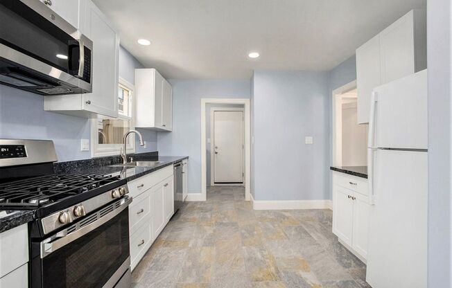 1 bed, 1 bath, $2,600, Unit 2106 - A