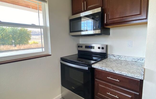 2 beds, 1 bath, $1,495