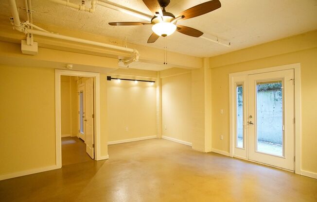 Fabulous Location-Spacious 2-Bdr/2 Bth w/Condo-grade Finishes!