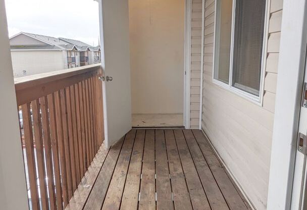 3 beds, 2 baths, 1,180 sqft, $1,585, Unit E304
