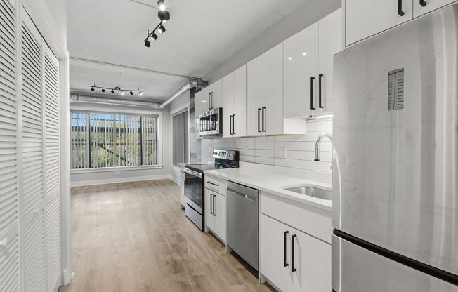 2 beds, 1 bath, 570 sqft, $2,500, Unit 415