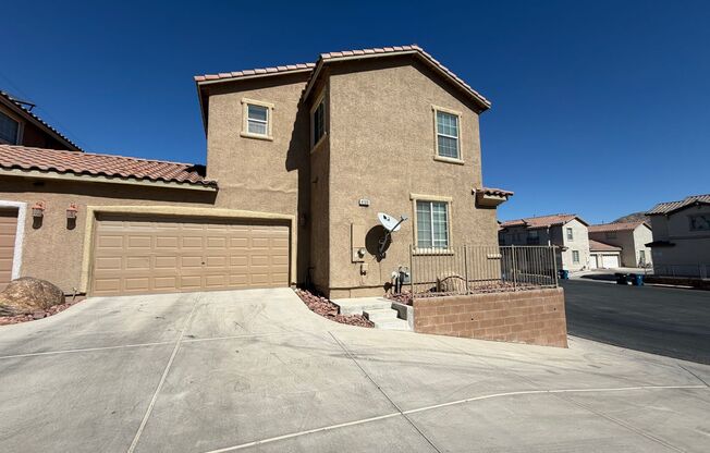 Move in special Lone Mountain