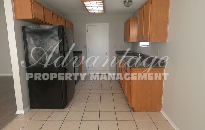 3 beds, 2 baths, $1,395