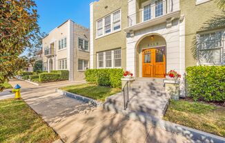 Charming Renovated 1BR/1BA located in Historic Hyde Park