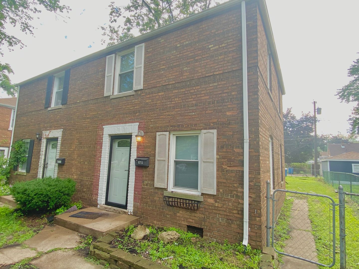 2 Bed 1 Bath Town House