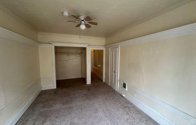 Studio, 1 bath, 275 sqft, $1,695, Unit 08