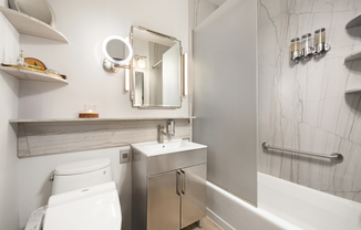 58 W 58th St Apt 14D