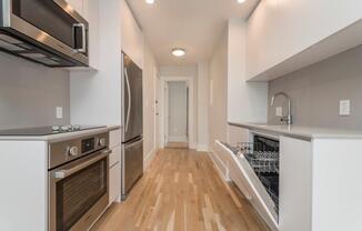 3 beds, 1 bath, 795 sqft, $3,850, Unit 6