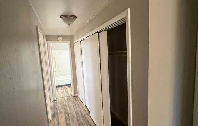 1160-1198 S Allison St