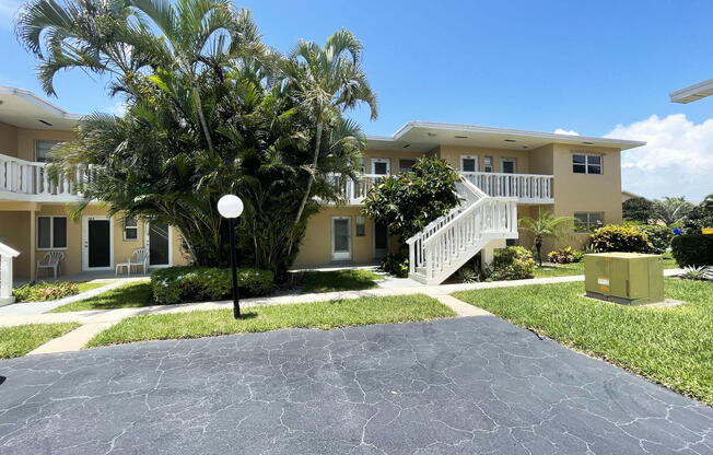 2111 NE 1st Court