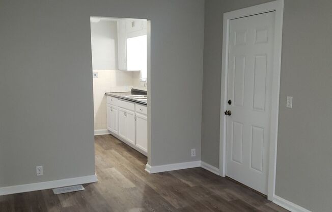 2 beds, 1 bath, $1,399