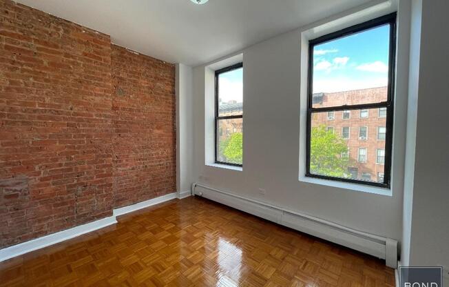172 E 106 ST