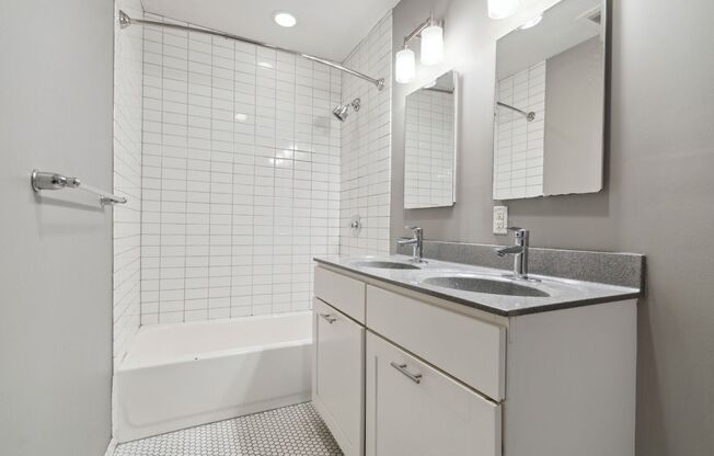 2 beds, 1 bath, 690 sqft, $1,300, Unit Unit 105