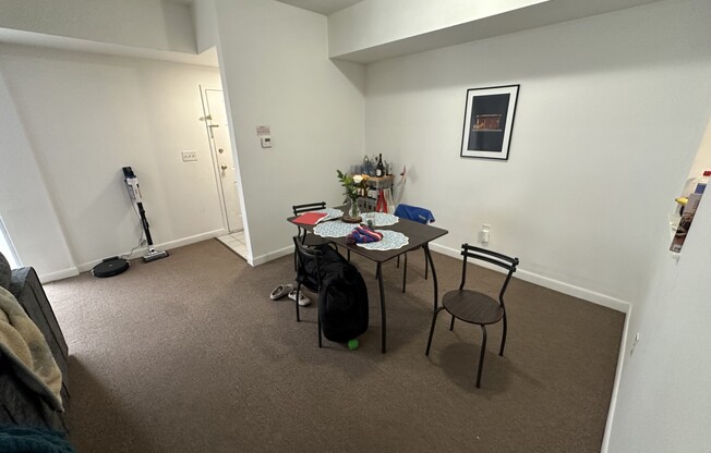 72 Euston Rd Apt 205