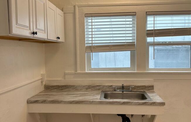 Studio, 1 bath, $1,400, Unit Unit 112