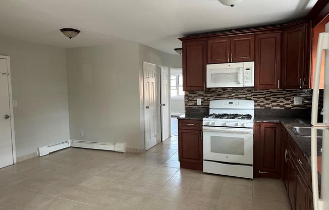 3 beds, 1 bath, $3,643, Unit 1