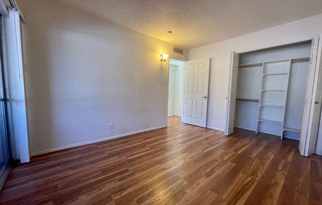 2 beds, 1 bath, 810 sqft, $1,125, Unit 10-C