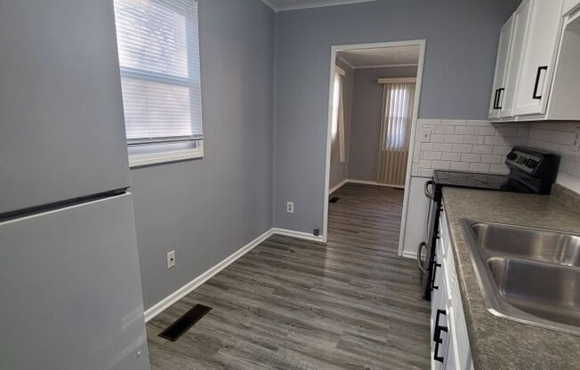 2 beds, 1 bath, $1,600