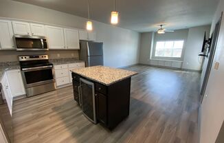1 bed, 1 bath, 705 sqft, $1,015, Unit 102
