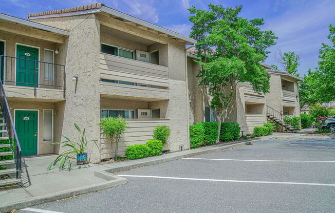 2 beds, 1 bath, 880 sqft, $1,485, Unit 033