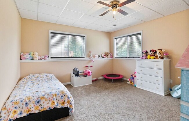 2552 60 ST SE
