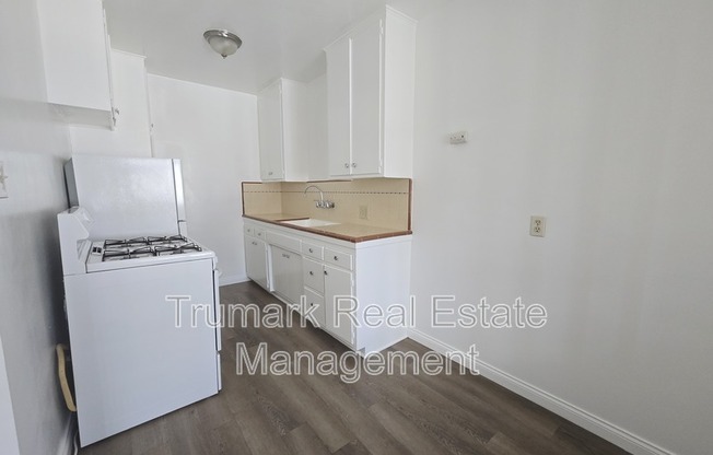 103 S. Roosevelt Ave